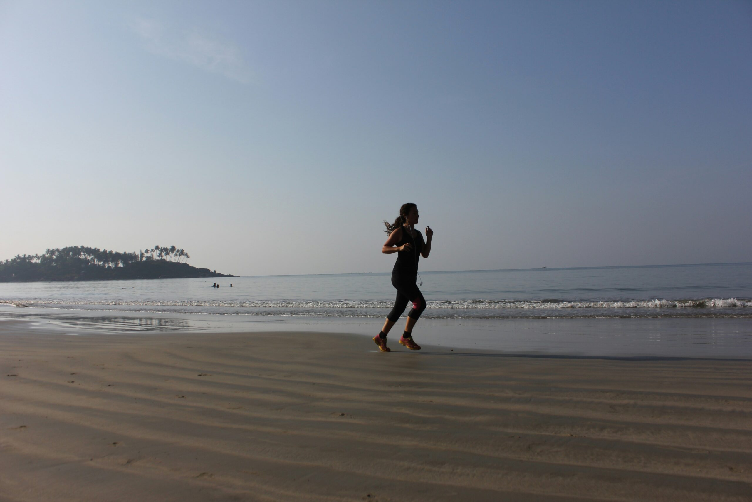 海辺を走る時間に見えた、運動と仏教の教え